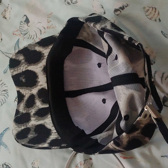 Baseball cap - Picture 3 of 3